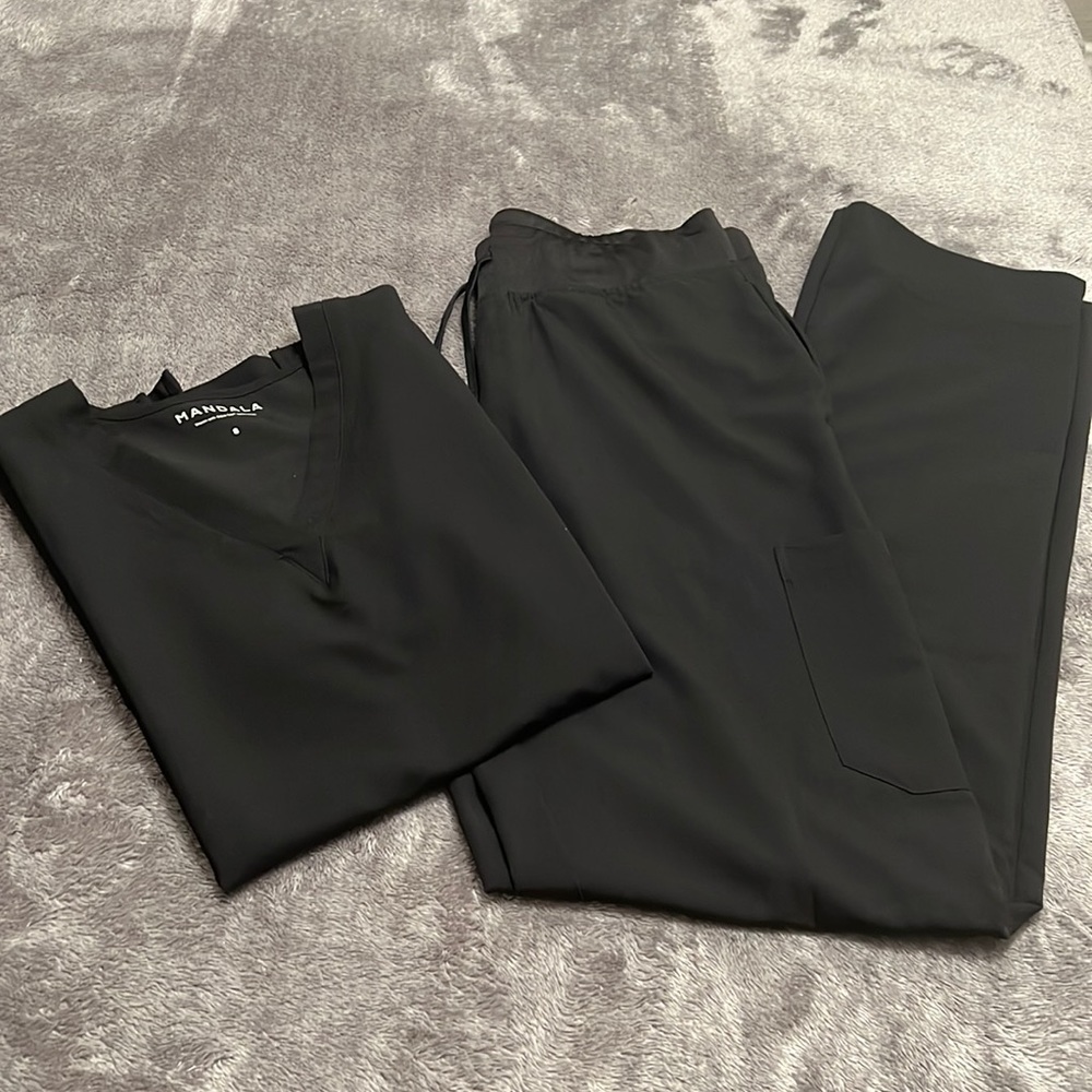 Mandala Scrub Set